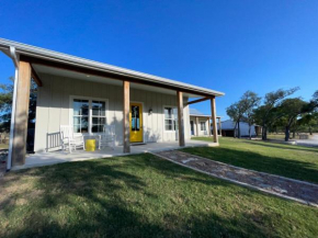 Sunflower Cottage with hot tub & VIEWS